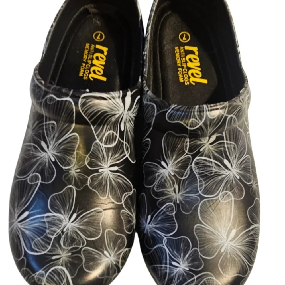 Revel AntiSlip Clogs For Women Size 7 Please Read Description - Picture 5 of 7